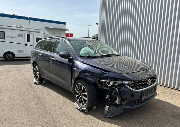 Fiat Tipo cena 25999 przebieg: 100000, rok produkcji 2019 z Poręba małe 106